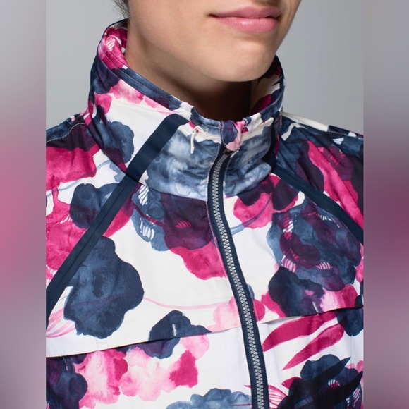 Lululemon Miss Misty Pullover - Picture 13 of 16